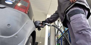 Desde la empresa YPF se supo que este fin de semana incrementará en 6% el precio de sus combustibles. Ramiro Pereyra/La Voz