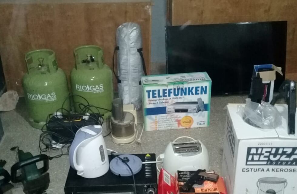 Carlos Paz: la Policía expone objetos recuperados para dar con los damnificados