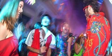 Imagen ilustrativa de fiesta clandestina