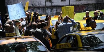 La semana pasada se realizó una manifestación contra el crecimiento de las aplicaciones ilegales en la ciudad.