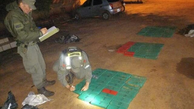 Hallan 200 kilos de marihuana escondidos en un pozo en Jardín América.