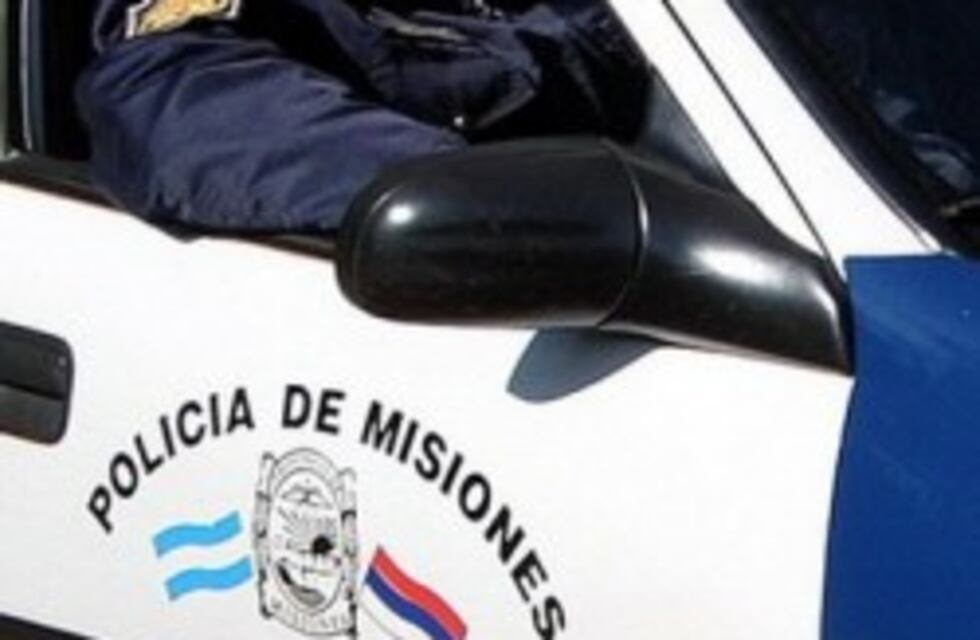 Tres encapuchados armados robaron dos vehículos en Eldorado