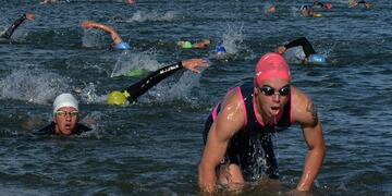 El triatlón Desafío El Carrizal, combinó natación, ciclismo y pedestrismo, y se disputó en el dique situado en el departamento de Rivadavia.