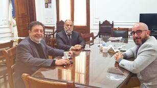 El presidente del Colegio de Abogados, Ramiro Tizón, se reunió con el ministro de Gobierno, Normando Álvarez García, y el secretario de Justicia, Javier Gronda, para dialogar sobre la pronta implementación del Código Procesal Civil, el Código Procesal del Trabajo y la Ley Procesal de Familia.