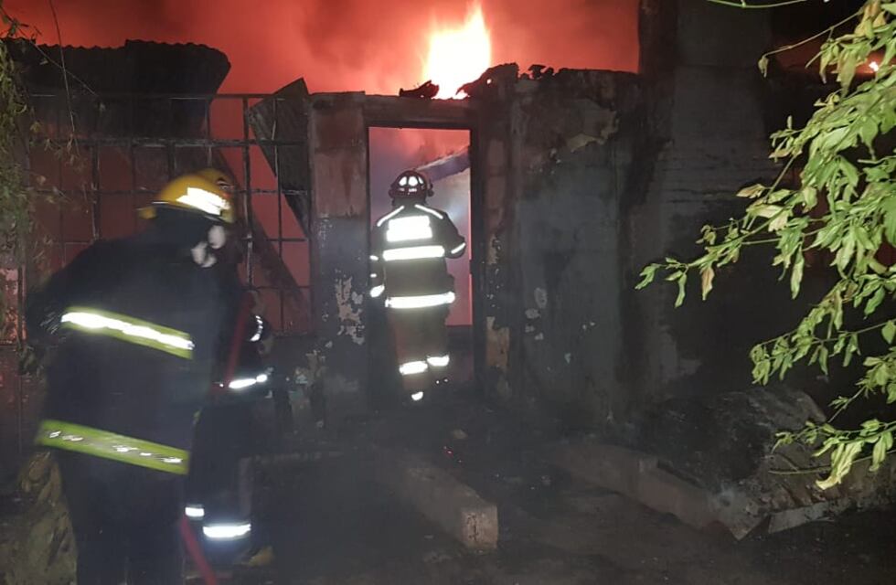 Mendiolaza: la desesperante situación de una familia que lo perdió todo en un incendio