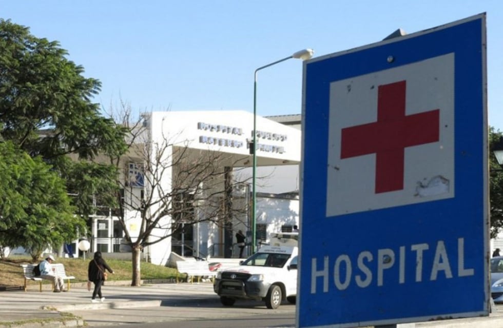 Una pareja de extranjeros se quejó porque les quisieron cobrar en un hospital público para tener a su bebé en Argentina