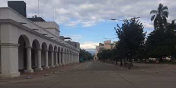 El Cabildo de Jujuy, en el casco histórico de la ciudad, frente a la plaza Belgrano.