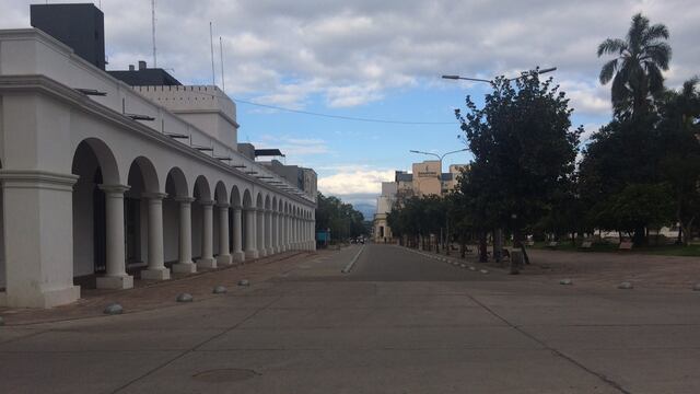 El Cabildo de Jujuy, en el casco histórico de la ciudad, frente a la plaza Belgrano.
