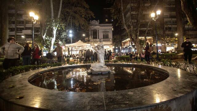 La Municipalidad de Rosario organiza la Noche de las Peatonales.