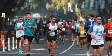 Los corredores atravesaron el Parque de la Independencia por Bulevar Oroño.