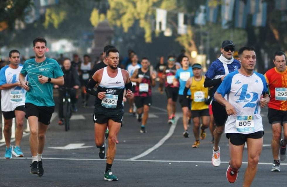 La Maratón Internacional de la Bandera reunió a 3.000 atletas en Rosario