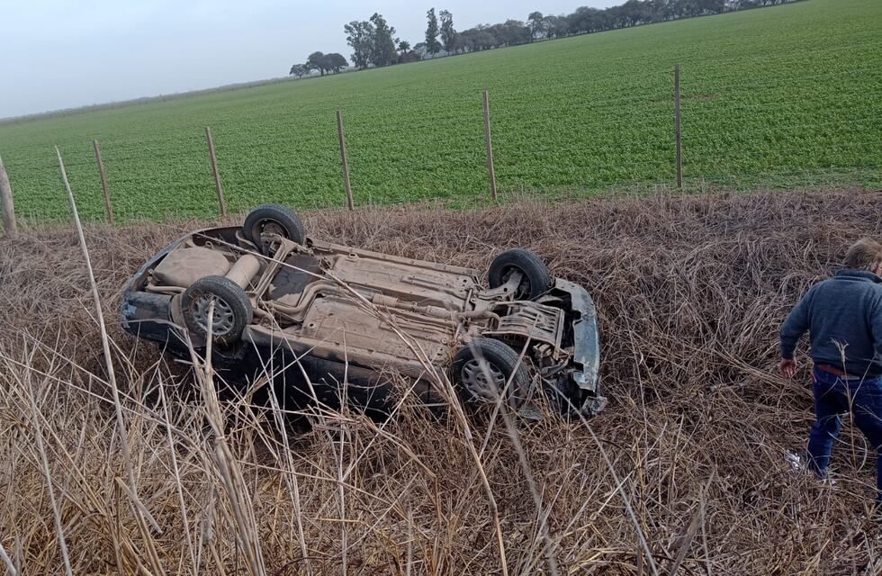 Una joven de 19 años perdió el control de su vehículo y volcó en la localidad de El Tío