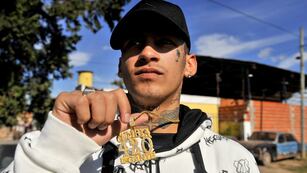 L-Gante, en su barrio General Rodríguez. (Gentileza Clarín/Maxi Failla/Archivo)