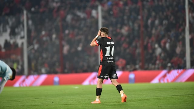 Instituto puso en aprietos a Racing, pero el gol de Maravilla Martínez, tras remate de Santiago Rodríguez (foto), fue anulado (Javier Ferreyra).