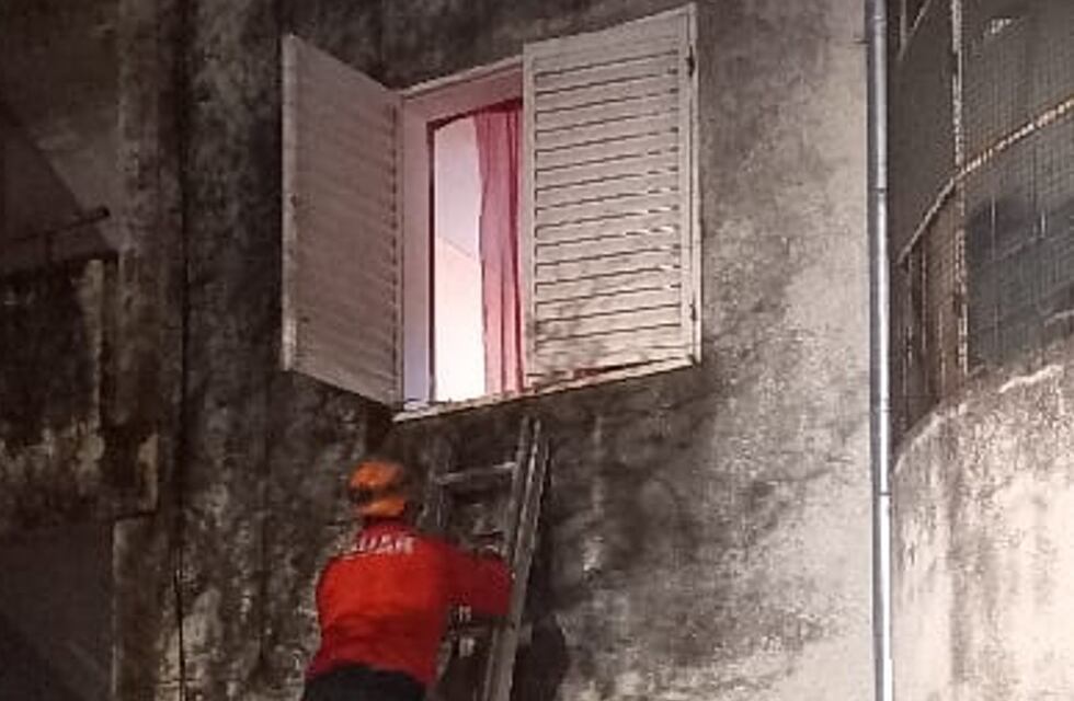 Rescataron en Río Cuarto a dos niños de cinco y dos años que estaban solos en su casa