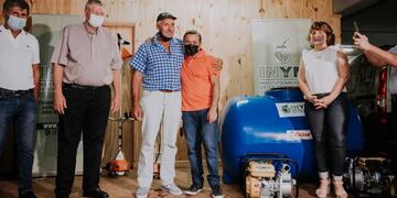 Herrera Ahuad se hizo presente en 25 de Mayo para entrega de maquinaria a productores.