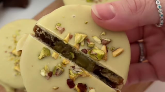Cómo hacer un alfajor de pistacho al estilo Lucciano’s: la versión saludable para el antojo dulce
