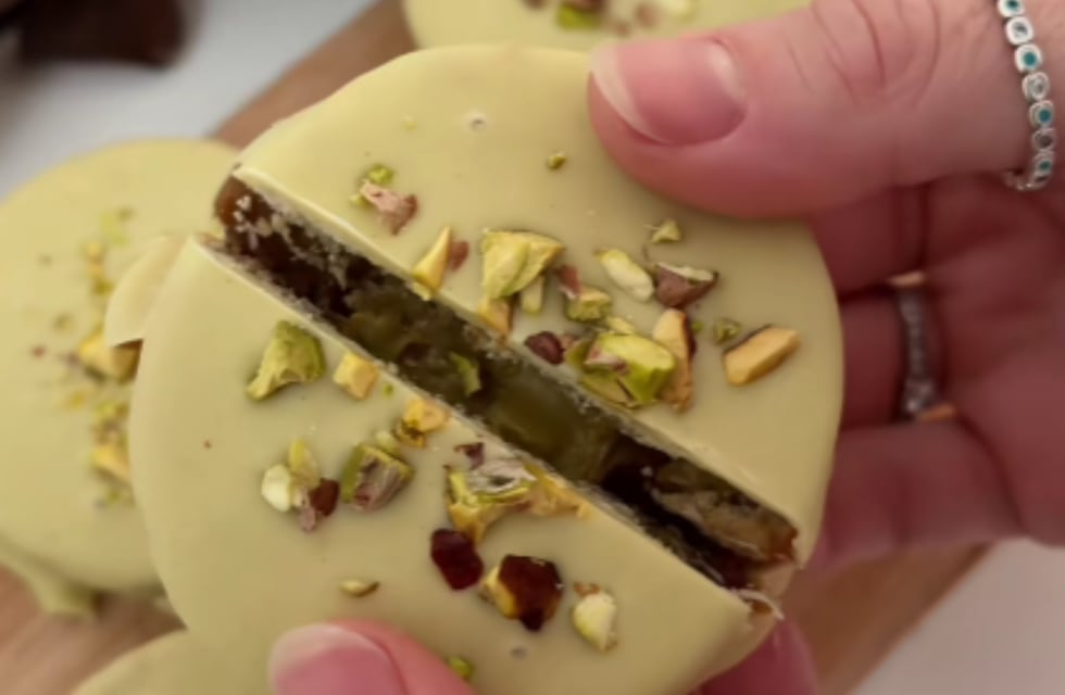 Cómo hacer un alfajor de pistacho al estilo Lucciano’s: la versión saludable para el antojo dulce