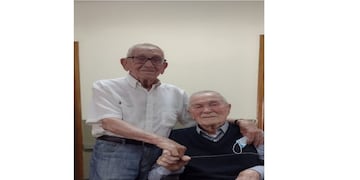 A la izquierda, René Megevand y a la derecha, Mario Gay. Juntos en su homenaje.