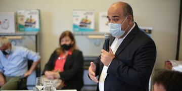 Manzur encabezó la entrega de herramientas y equipamiento para emprendimientos de mujeres víctimas de violencia