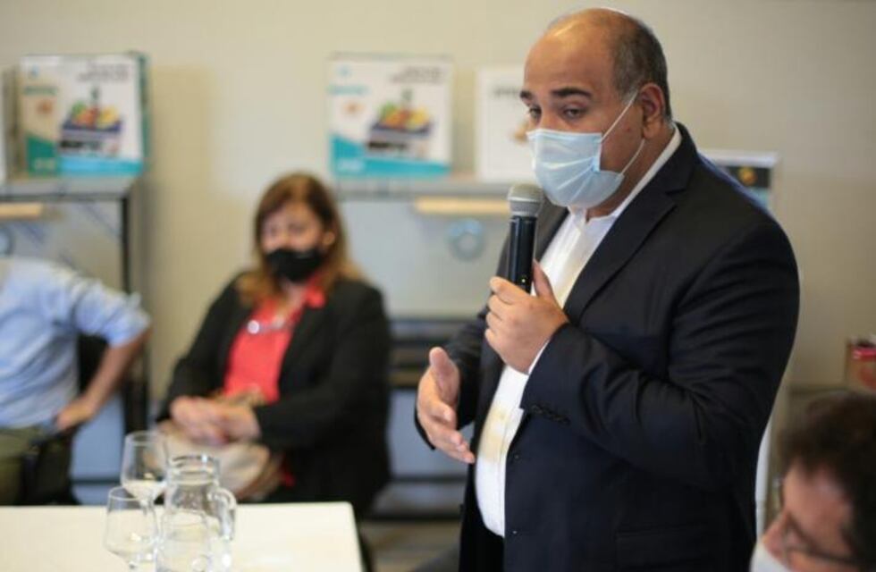 Manzur encabezó la entrega de herramientas y equipamiento para emprendimientos de mujeres víctimas de violencia