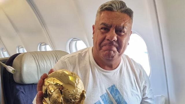 Claudio "Chiqui" Tapia y su furia en medio de la caravana. (Twitter)