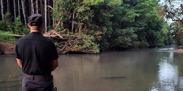 Tragedia en Mártires: murió un adolescente tras ahogarse en el arroyo Yabebirí.