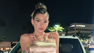 Sasha Ferro en Miami con un vestido lencero que hizo estallar las redes