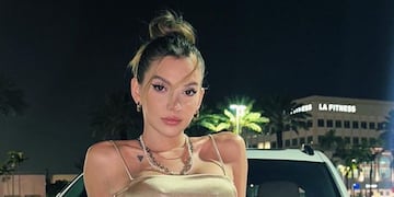 Sasha Ferro festejó San Valentín en lencería roja, desde la cama y con una amiga