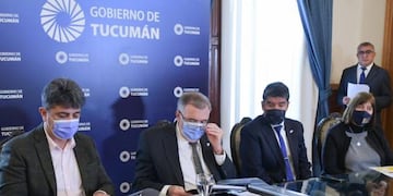 Jaldo encabezó la apertura de sobres para 62 viviendas en el interior de Monteros