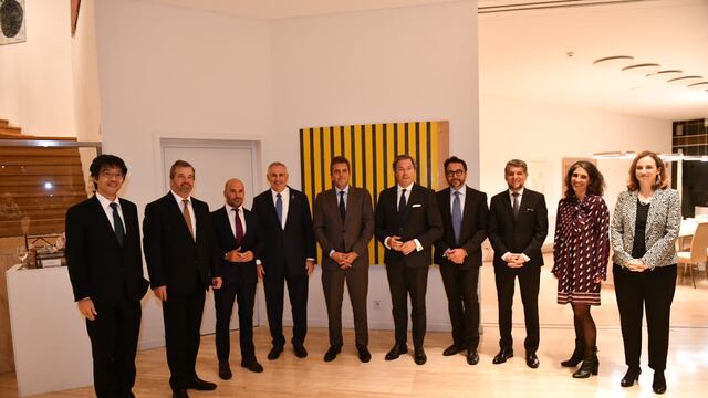 Sergio Massa junto a los embajadores del G7.