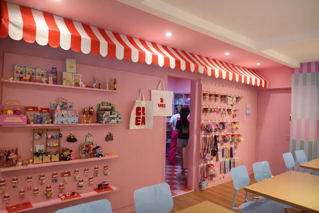 Un espacio combina arte y café para hacer una "conexión digital". (Jorge Peñaranda / La Voz)