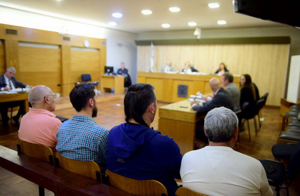 Piden condenas a 4 municipales por un adolescente que murió electrocutado en Córdoba