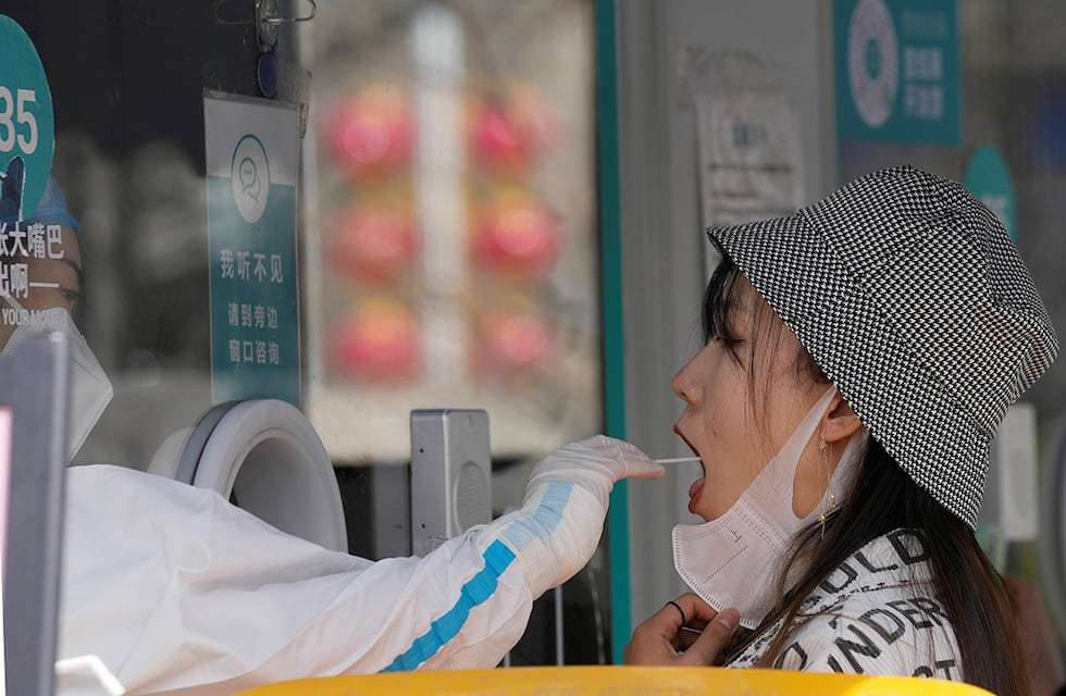 Se agrava la situación en China por la propagación del coronavirus: aseguran que los crematorios están desbordados