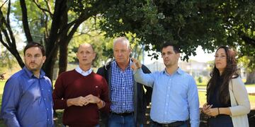 El intendente Leonardo VIotti junto con funcionarios por los Juegos Suramericanos Rafaela 2026