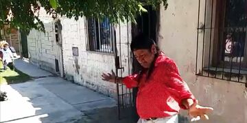 El bailarín de cumbia retro tuvo una vida difícil, pero sueña con representar a La Linda en el Bailando por un Sueño.