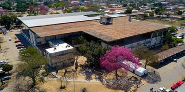 Un niño llegó quebrado al hospital San Vicente de Paul, pero lo entablillaron con cartón.