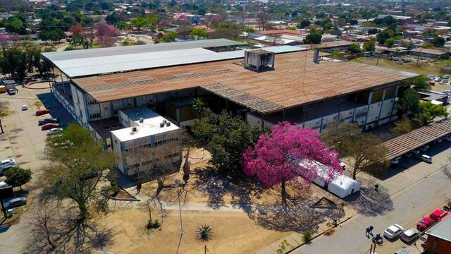 Un niño llegó quebrado al hospital San Vicente de Paul, pero lo entablillaron con cartón.