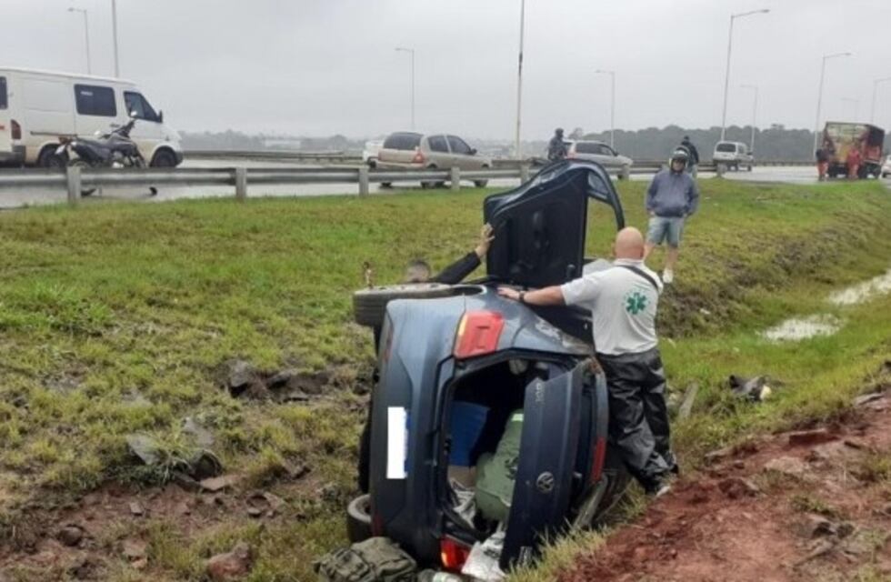 Violento siniestro vial en la rotonda del acceso sur de Posadas