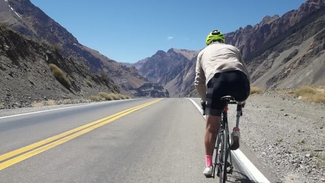 Federico Arrieta perdió una pierna hace dos años y hoy forma parte del equipo de ciclismo de la Municipalidad de Las Heras.