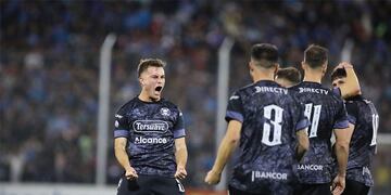Con su victoria y los resultados de los perseguidores, Belgrano sacó más diferencias en el primer puesto (La Voz).