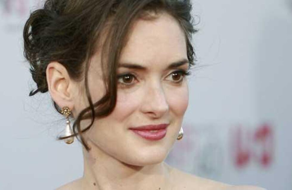 La llamativa razón por la que Winona Ryder se tiró leche en el escote