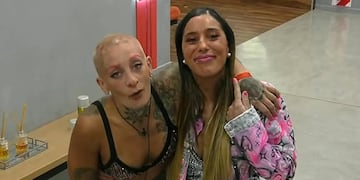 La médica y la personal trainer expresaron su amor al margen de la competencia en el reality show.