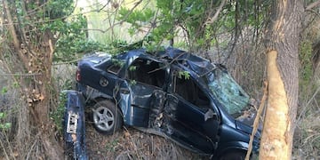 El Chevrolet Corsa quedo practicamente destruido. Foto Alerta San Rafael