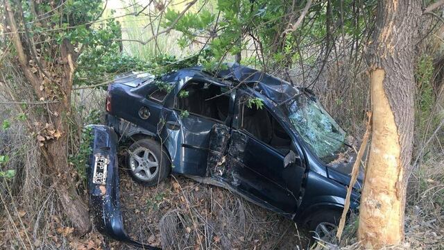 El Chevrolet Corsa quedo practicamente destruido. Foto Alerta San Rafael