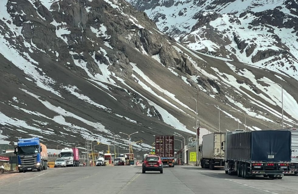 Guerra en la redes por las demoras en el Paso hacia Chile, qué dice el informe oficial
