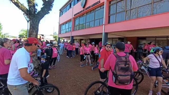 Caminata y bicicleteada por la lucha contra el Cáncer de mama en Jardín América.
