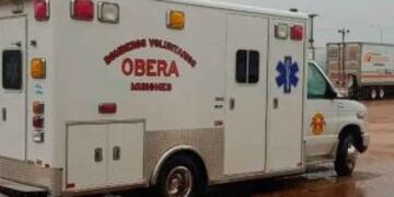 Entregaron una ambulancia traída de Estados Unidos a Bomberos de Oberá.