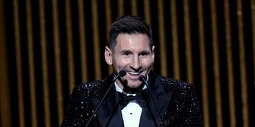 Lionel Messi, felicidad pura al conquistar su séptimo Balón de Oro.