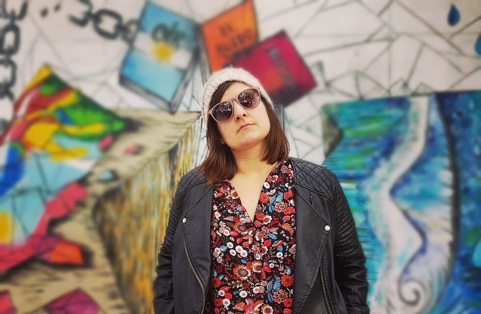 Agustina Lazcano presenta L.O.V.E., el primer single de su EP “Into Pieces”